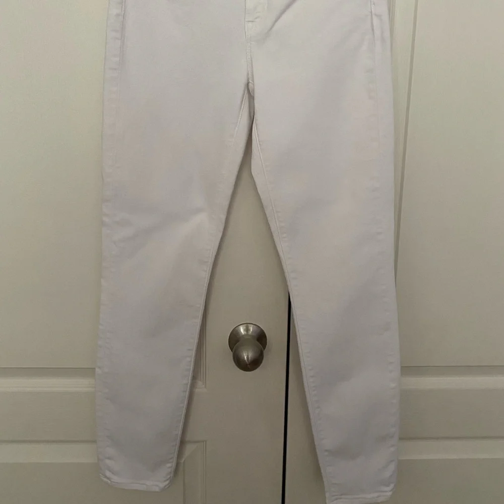 J.Crew Re‑Imagined 9” Mid‑Rise White Skinny Jeans | Size 27 - Picture 3 of 9